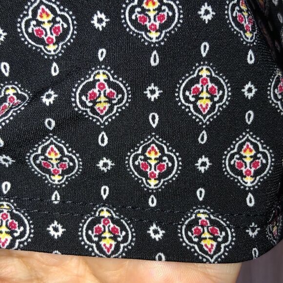 Liz Claiborne XSP Career Sleeveless Blouse with Eyelet and Lace Details - Picture 6 of 10